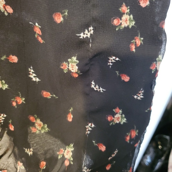 Beautiful blouse - Picture 5 of 6